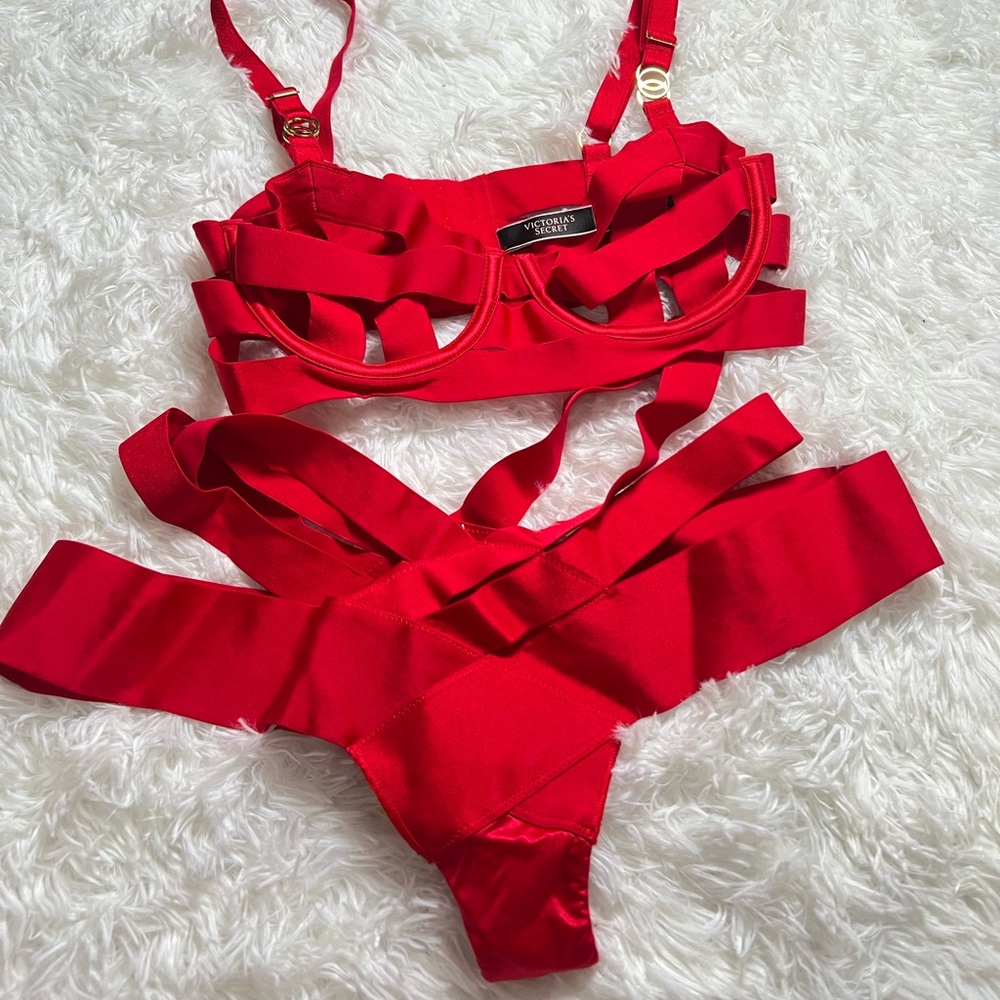 Victoria secret set only ever tried on